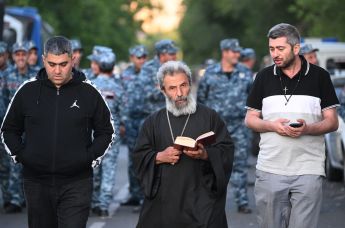 Обстановка в Ереване после оглашения приговора архиепископу Аджапахяну