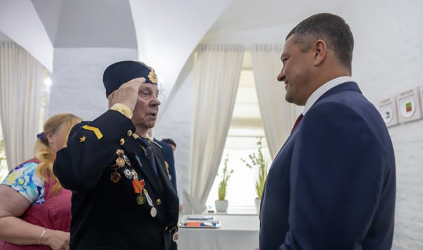 Василий Маскальенов на встрече с губернатором Псковской области Михаилом Ведерниковым, 31 июля 2025