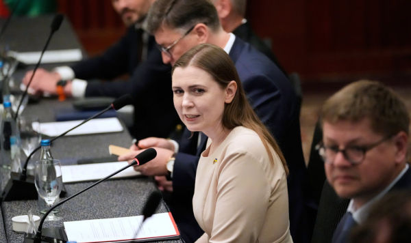 Довиле Шакалене на встрече с представителями Минобороны Филиппин