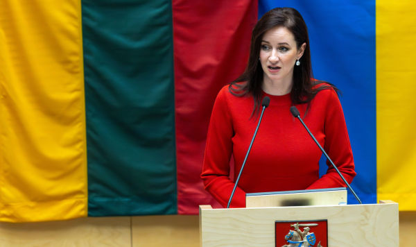 Член Социал-демократической партии Литвы Инга Ругинене, выдвинутая на пост следующего премьер-министра, выступает на заседании парламента Литвы в Вильнюсе, Литва, во вторник, 26 августа 2025 года
