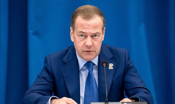 Дмитрий Медведев Дмитрий Медведев