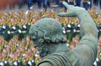 Памятник Минину и Пожарскому. Военный парад, посвященный 79-й годовщине Победы в Великой Отечественной войне