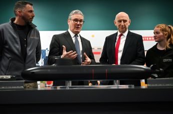 Премьер-министр Великобритании Кир Стармер и министр обороны Джон Хейли