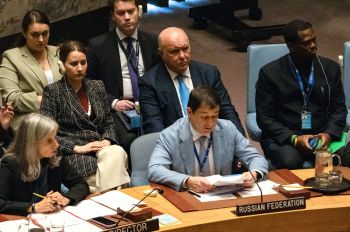 Первый заместитель постоянного представителя России при ООН Дмитрий Полянский (на первом плане)