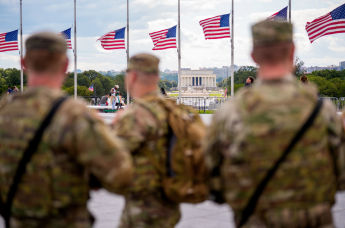 Солдаты Национальной гвардии США в Вашингтоне, округ Колумбия