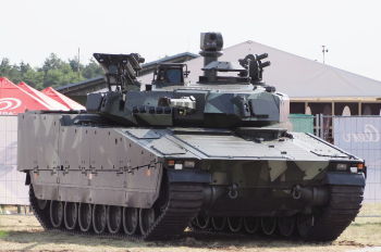 Боевая машина пехоты Stridsfordon 90