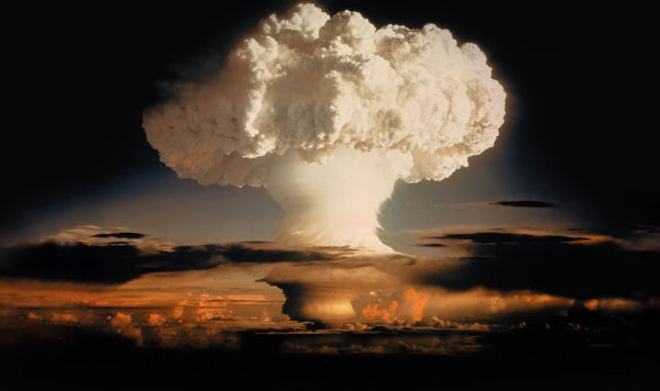 Первое в мире испытание термоядерного взрывного устройства, США, 1 ноября 1952 года Первое в мире испытание термоядерного взрывного устройства, США, 1 ноября 1952 года