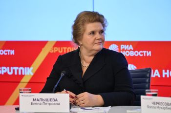 Руководитель Национального центра исторической памяти при президенте России Елена Малышева участвует в мультимедийном проекте всероссийской акции "Ура Победе!" 