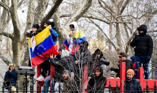 Обстановка в Нью-Йорке возле здания суда, где Николасу Мадуро предъявили обвинение