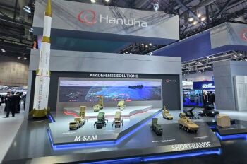 Стенд компании Hanwha на международной оборонной выставке в Сеуле