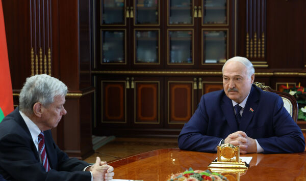 Переговоры с американской делегацией во главе со спецпосланником США Джоном Коулом