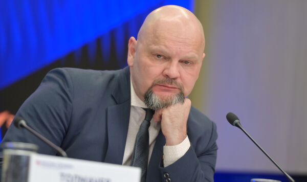 Заведующий отделом стран Прибалтики Института стран СНГ Руслан Панкратов