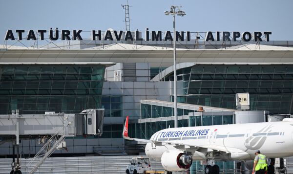 Самолет Turkish Airlines Самолет авиакомпании "Turkish Airlines" в аэропорту Стамбула имени Ататюрка.