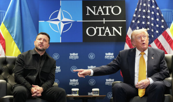 Дональд Трамп и Владимир Зеленский Дональд Трамп и Владимир Зеленский