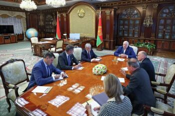 Президент Белоруссии Александр Лукашенко во время встречи с представителем президента США Джоном Коулом в Минске.