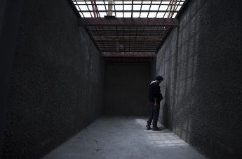 Заключенный в колонии
