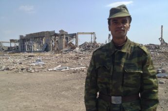 Бенес Айо в разрушенном аэропорту Луганска