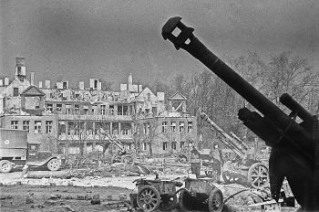 Разрушенные дома Кенигсберга в 1945 году