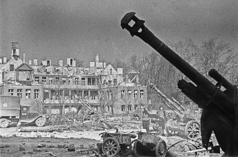 Разрушенные дома Кенигсберга в 1945 году