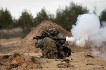 Военные учения в Адажи, Латвия