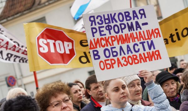 "Марш разгневанных родителей" в Риге
