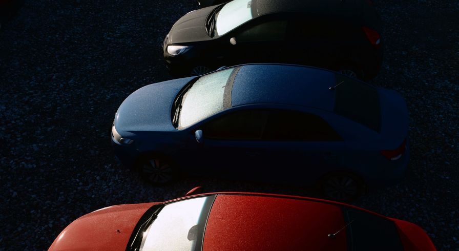 Машины на парковке