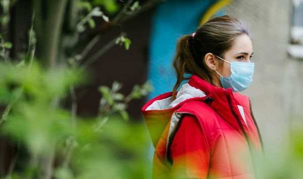 Девушка в маске Девушка в маске