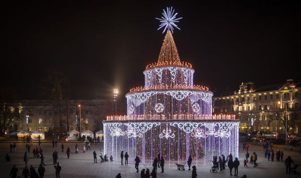 Домик за 26 000 евро: в Вильнюсе возмущены стоимостью рождественской ...