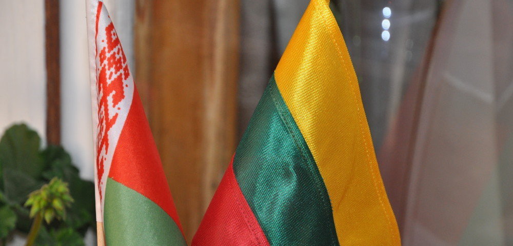 Флаги Литвы и Белоруссии