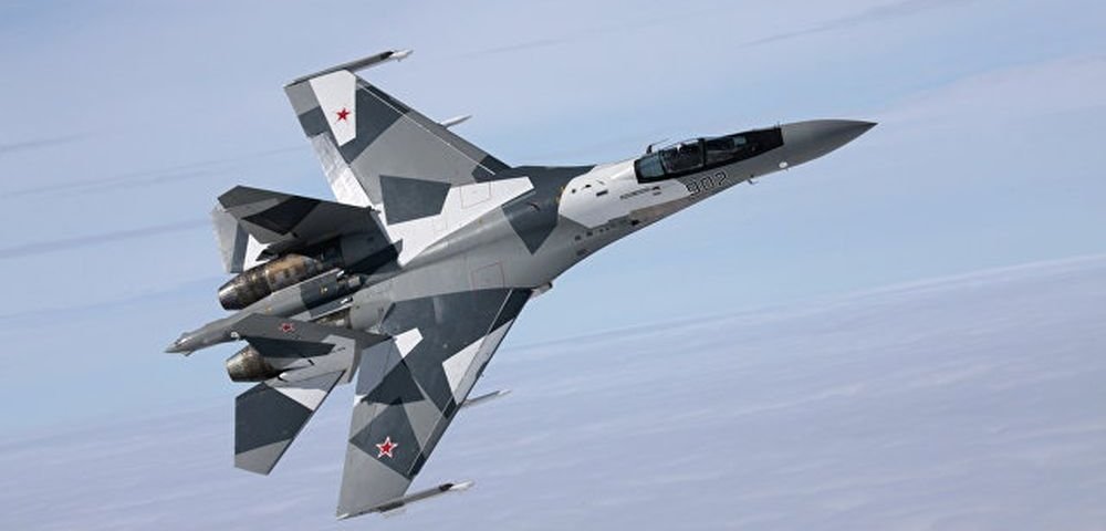 Су-35.