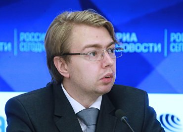 Аналитик Центра общественно-политических исследований "Русская Балтика" Александр Носович во время пресс-конференции, посвященной презентации доклада "Наследие Второй мировой войны в странах Балтии: как восстановить справедливость для жертв нацистских преступлений"