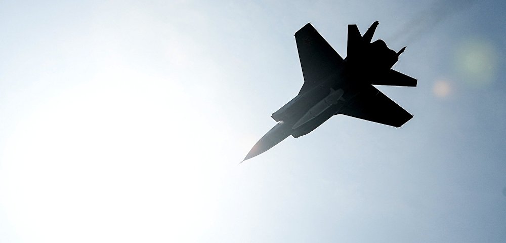 Многоцелевые истребители МиГ-31 с гиперзвуковыми ракетами "Кинжал", архивное фото