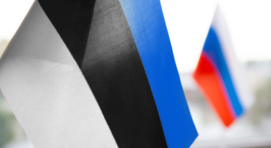 Флаги Эстонии и России