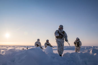 Российские войска во время учений в районе Северного полюса