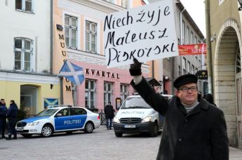 Сергей Середенко на пикете в поддержку польского политзаключенного Матеуша Пискорского, 2016 год